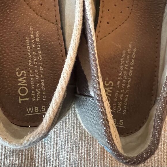 TOMS Womens Classic, Grey, stripe, Slip-Ons University shoes, size 8.5 - Picture 9 of 15